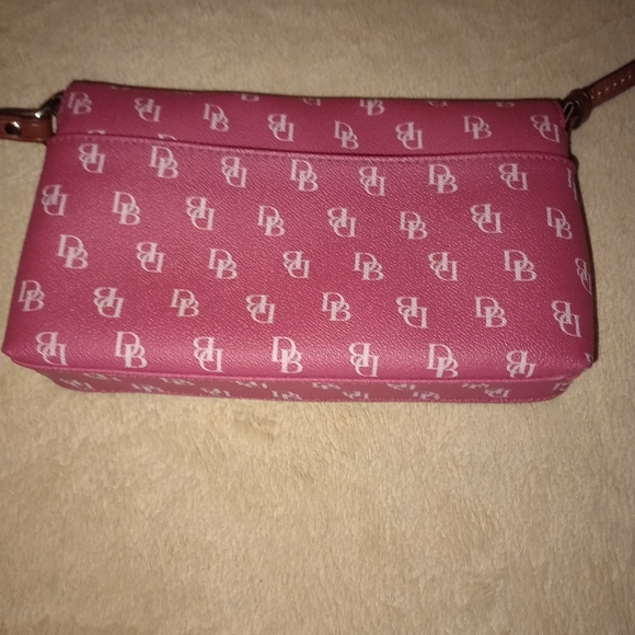 Dooney & Bourke Pink Signature leather Crossbody bag - Picture 3 of 14